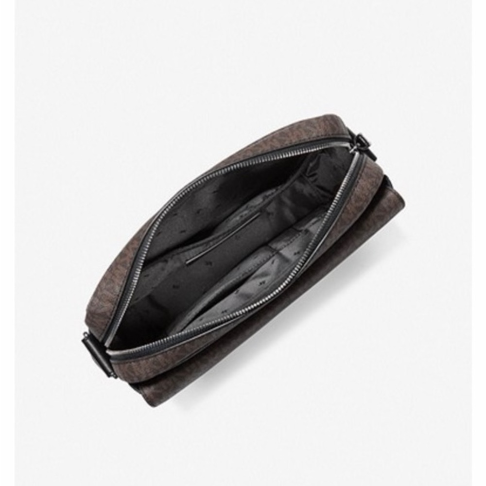 💯NEW🔲Michael Kors Men Cooper Logo Camera Bag/Messenger bag/crossbody bag - Picture 4 of 5